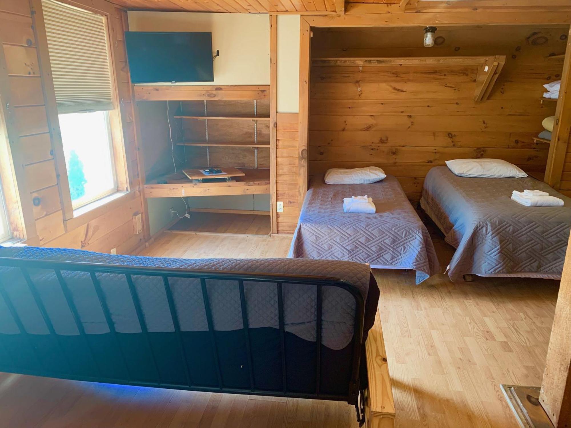 Pine Crest Motel & Cabins Barton Zimmer foto
