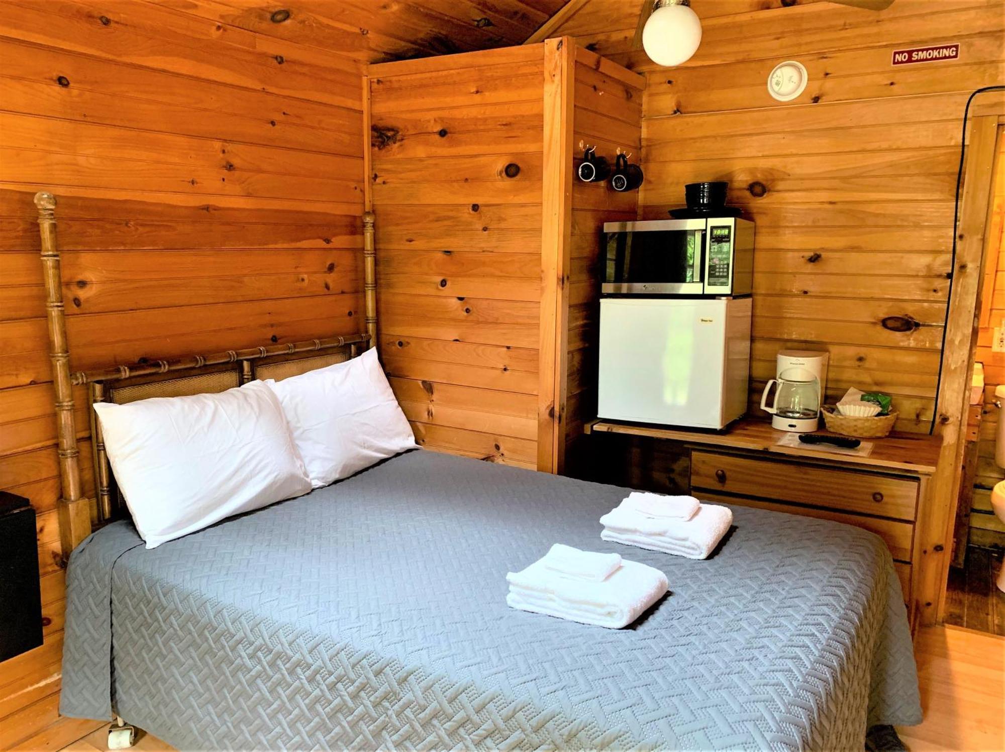 Pine Crest Motel & Cabins Barton Zimmer foto